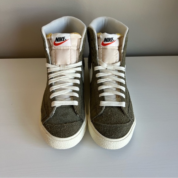 NIB Nike Blazer Mid 77 olive green suede size 7 - Picture 3 of 6